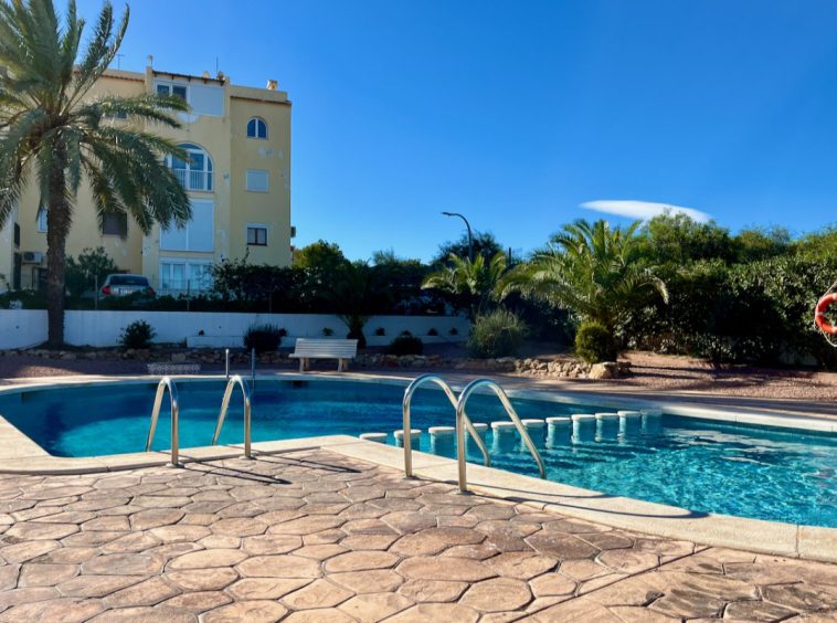 Pārdod māja ar 3 guļamistabām un lielām dienvidu terasēm – Torreblanca Marina – La Mata pludmale