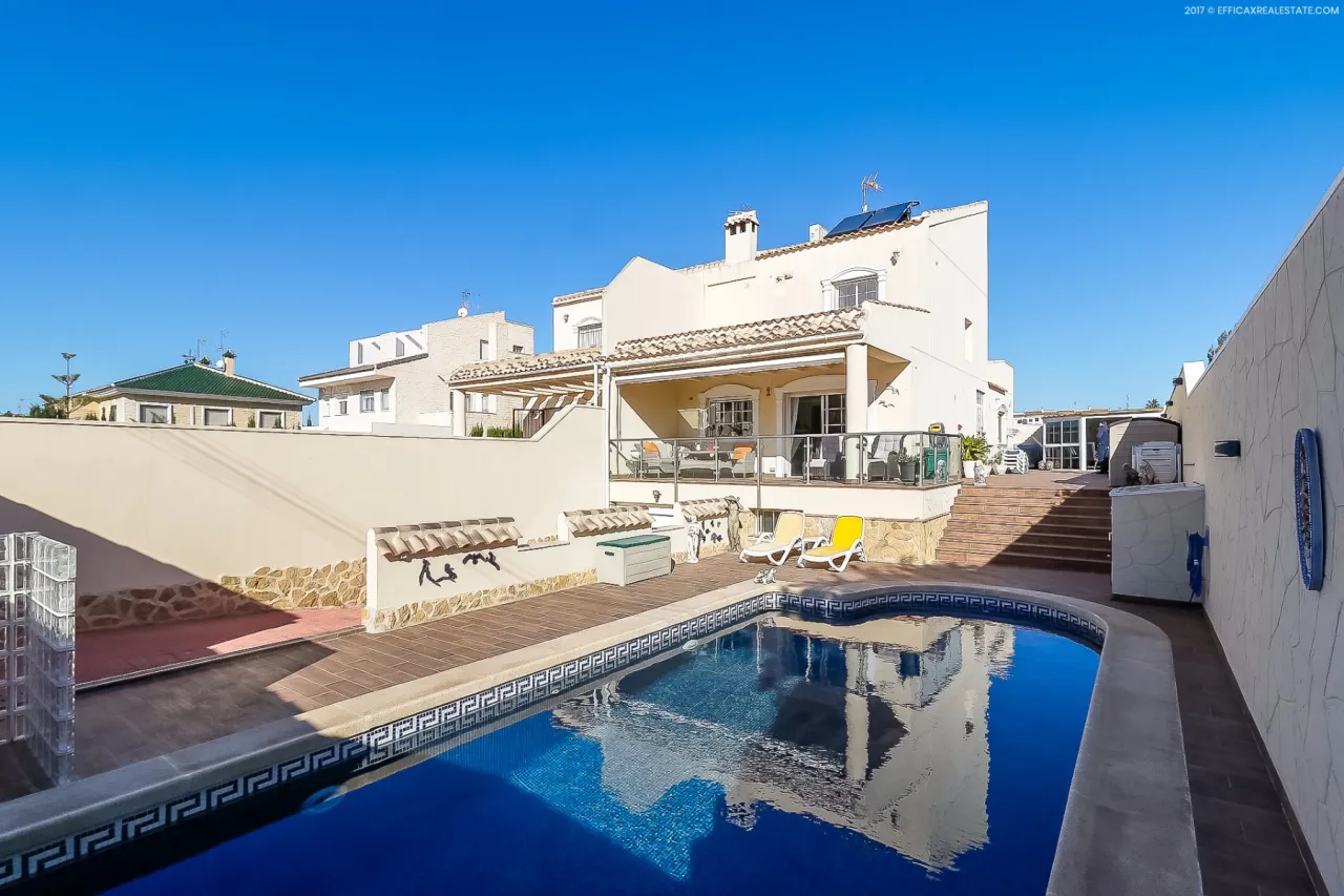 Vila / sublokuotas namas — Torrevieja – Aguas Nuevas, nuotrauka 1 iš 15