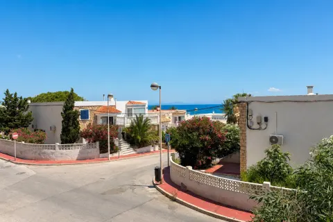 Korter / bangalo — Torrevieja – La Mata, Hispaania