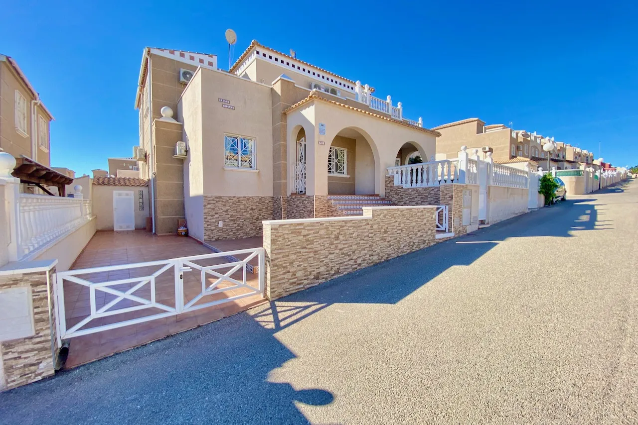 Kotedžas / dupleksas — Torrevieja – Aguas Nuevas, nuotrauka 1 iš 15