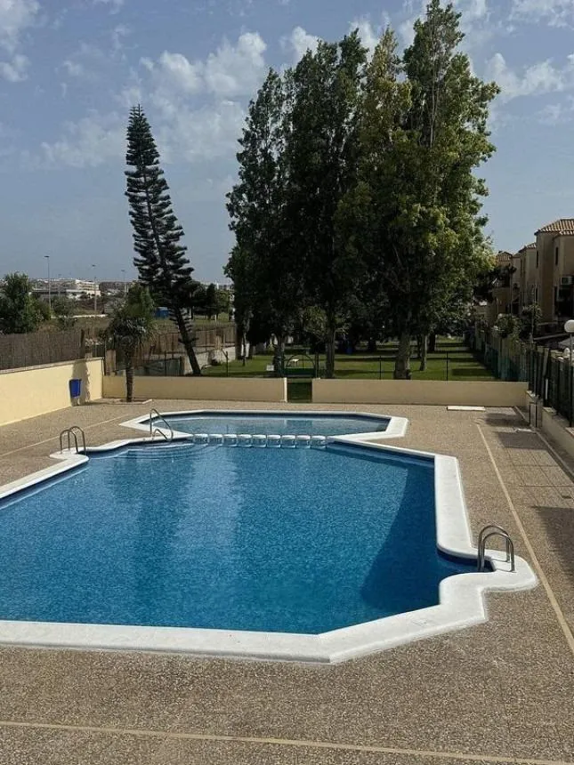 Penthouse na sprzedaż 199 000 €, Torrevieja, zdjęcie 1 z 2