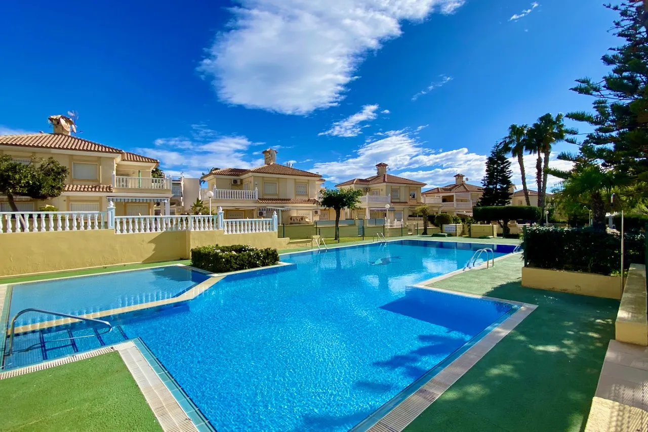 Kotedžas / dupleksas — Torrevieja – Torre del Moro, nuotrauka 1 iš 15