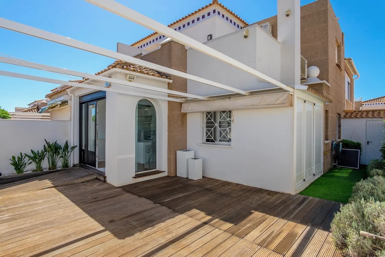Kotedžas / dupleksas — Torrevieja – Aguas Nuevas, nuotrauka 1 iš 15