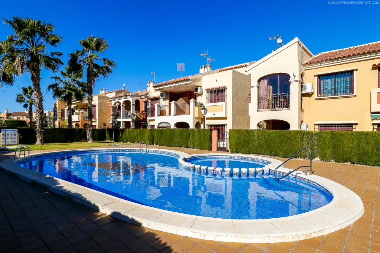 Dzīvoklis / bungalo — Torrevieja – Torreta Florida, foto 1 no 15
