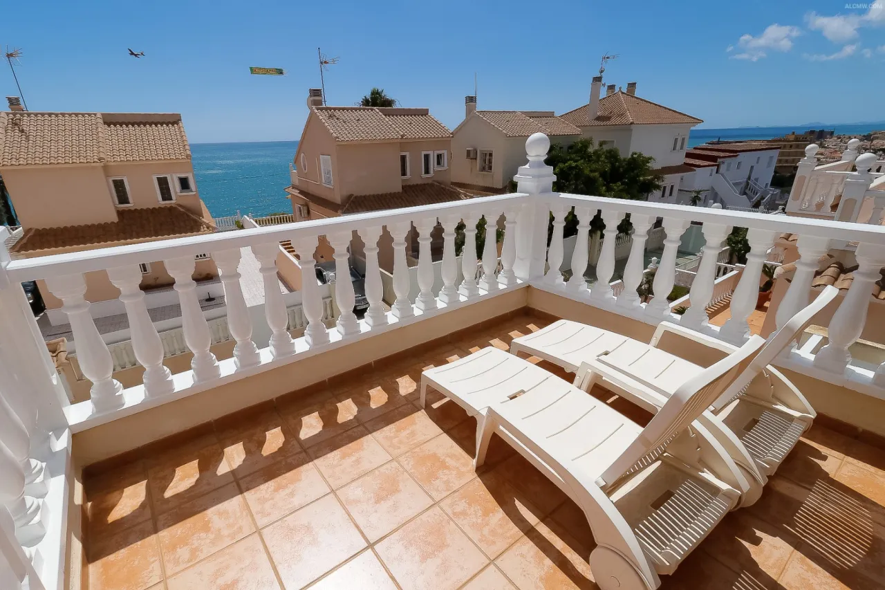 Villa / dvīņu māja — Torrevieja – Cabo Cervera, foto 1 no 15
