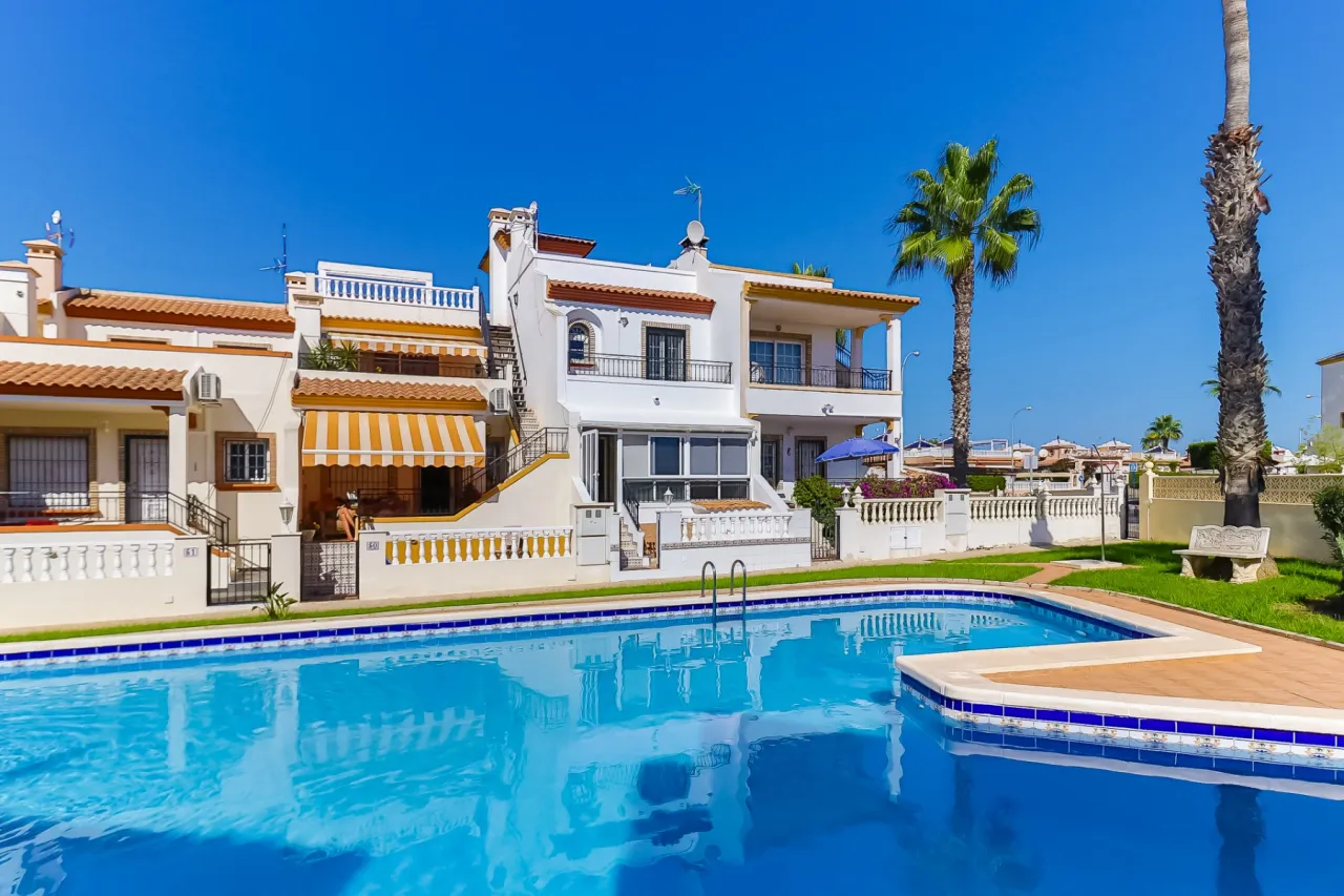 Rindu māja / dupleks — Orihuela Costa – Playa Flamenca, foto 1 no 15