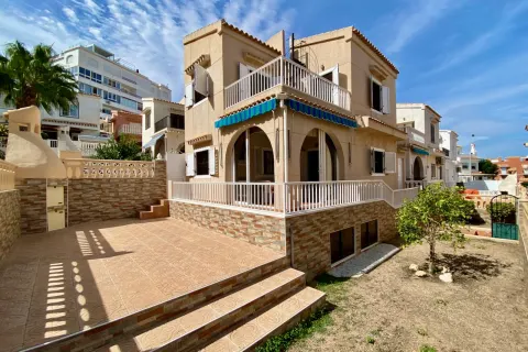 Villa / paarismaja — Torrevieja – Torreblanca, Hispaania