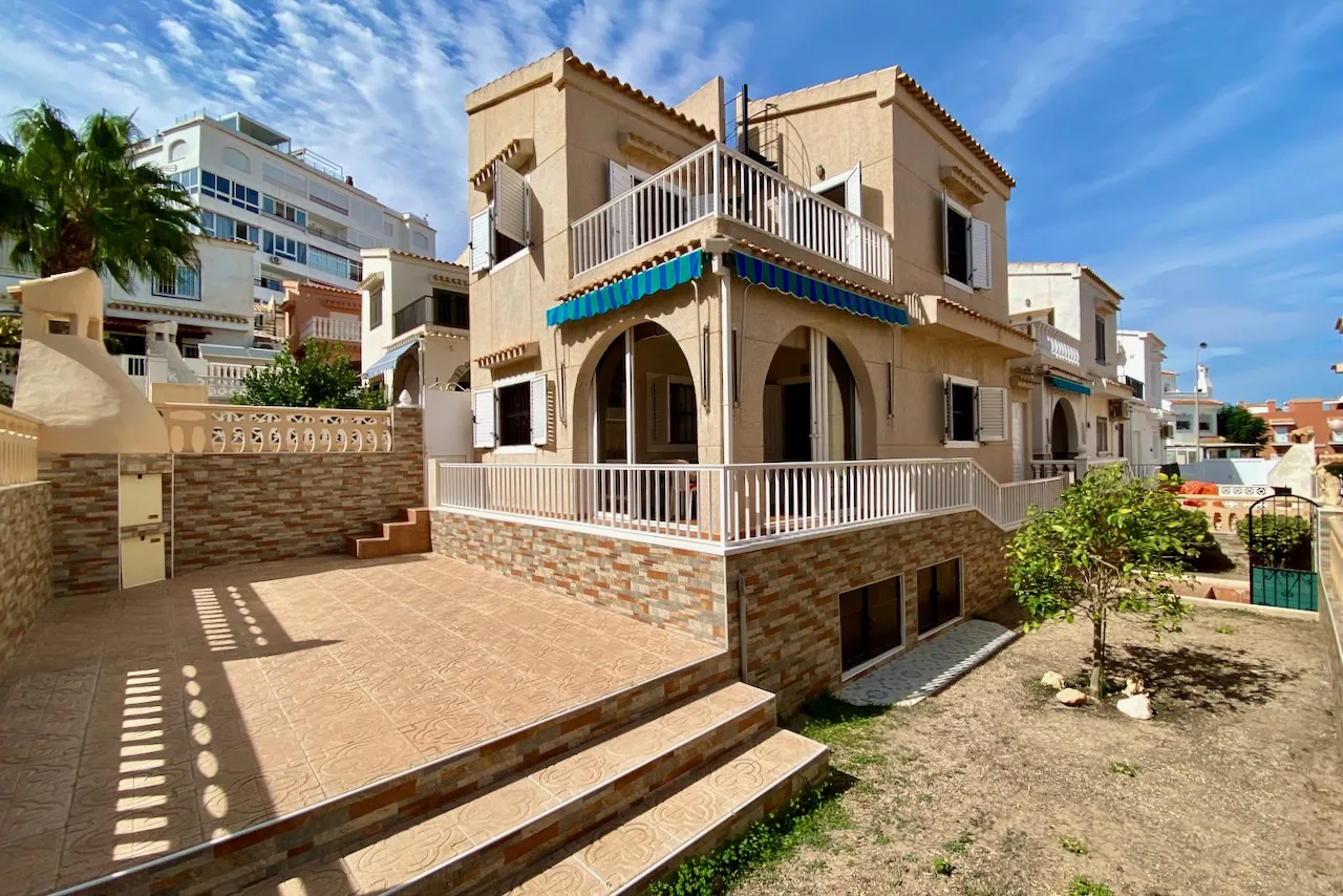 Vila / sublokuotas namas — Torrevieja – Torreblanca, nuotrauka 1 iš 15