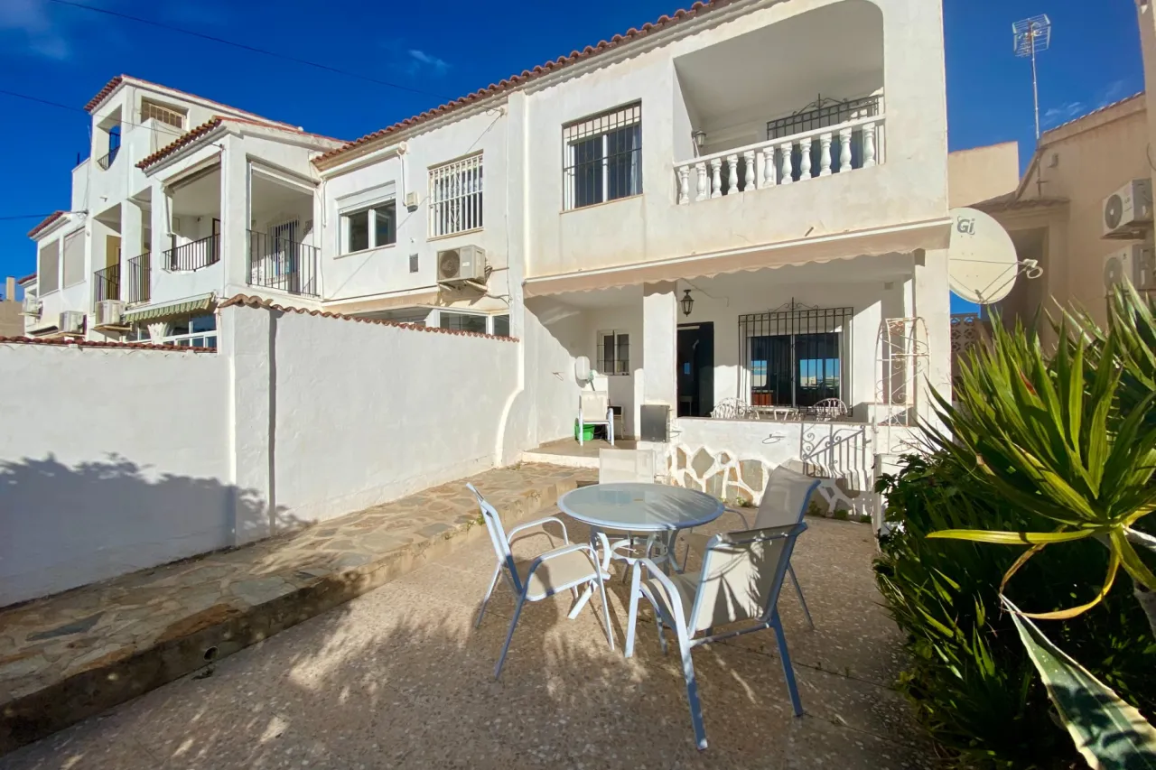 Kotedžas / dupleksas — Torrevieja – La Mata, nuotrauka 1 iš 15