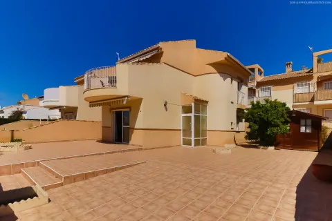 Villa / paarismaja — Orihuela Costa – La Florida, Hispaania