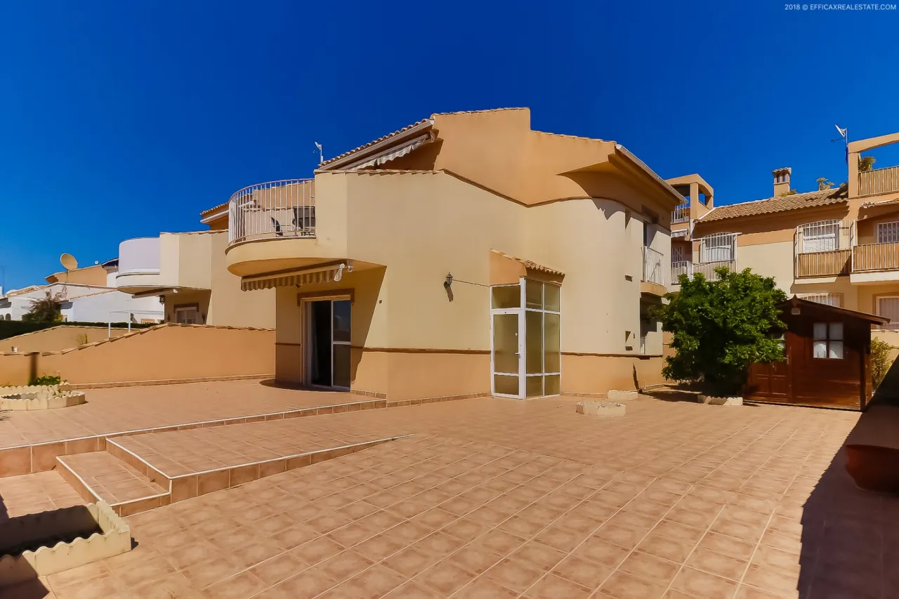 Vila / sublokuotas namas — Orihuela Costa – La Florida, nuotrauka 1 iš 15