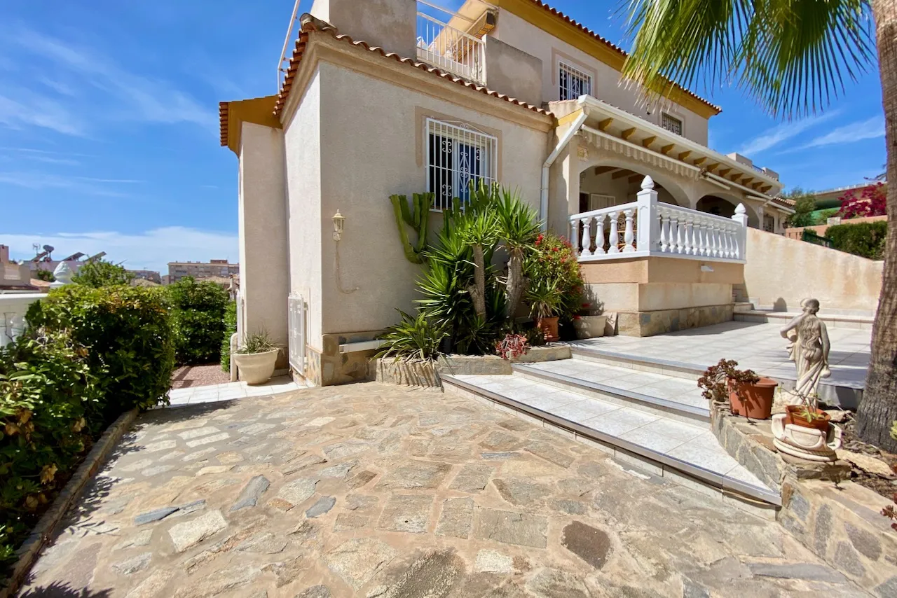 Vila / sublokuotas namas — Torrevieja – Torre del Moro, nuotrauka 1 iš 15