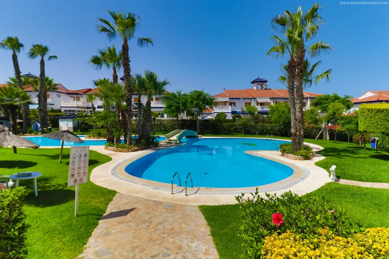 Dzīvoklis / bungalo — Torrevieja – Molino Blanco, foto 1 no 12