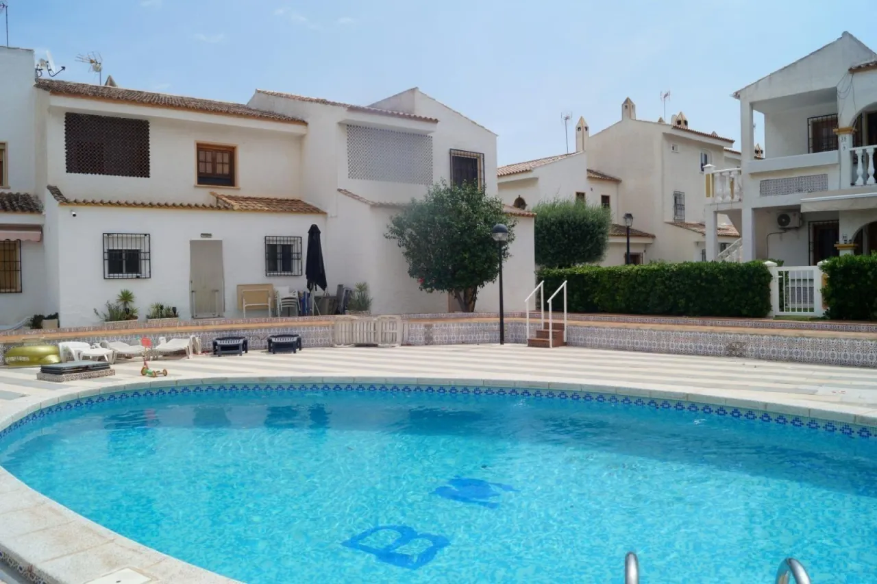Bungalow na sprzedaż 175 000 €, Orihuela Costa – Rocío del Mar, zdjęcie 1 z 5