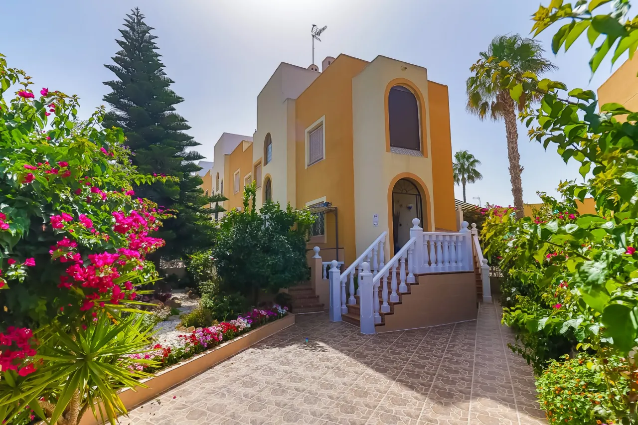Vila / sublokuotas namas — Torrevieja – Torreblanca, nuotrauka 1 iš 15
