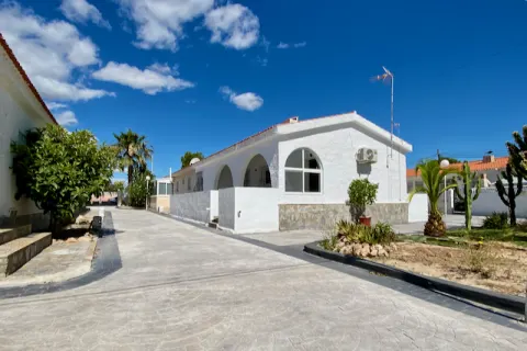 Villa / paarismaja — Torrevieja – Los Locos, Hispaania