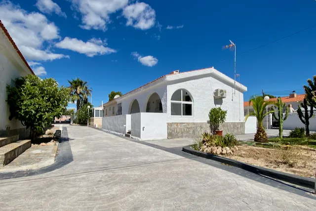 Vila / sublokuotas namas — Torrevieja – Los Locos, nuotrauka 1 iš 15