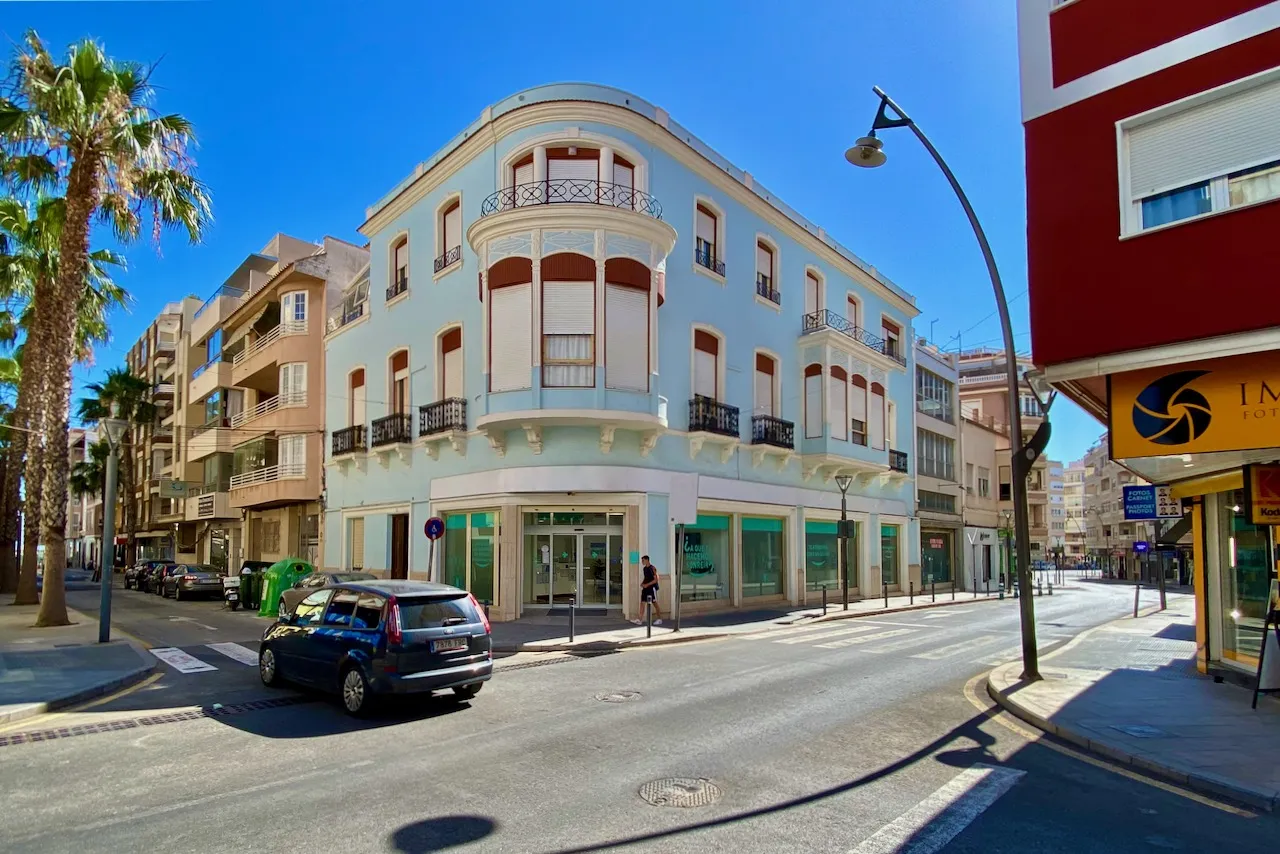 Dzīvoklis / bungalo — Torrevieja – Center, foto 1 no 15