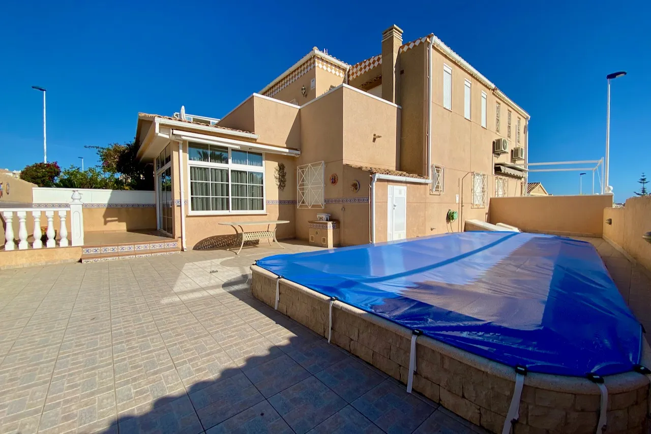 Kotedžas / dupleksas — Torrevieja – Aguas Nuevas, nuotrauka 1 iš 15