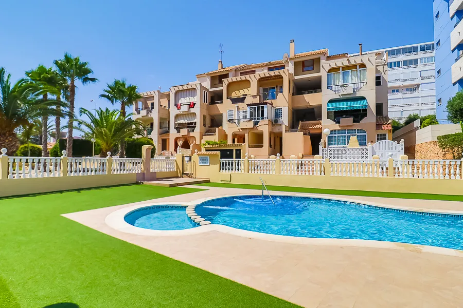 Dzīvoklis / bungalo — Torrevieja – Torreblanca, foto 1 no 15