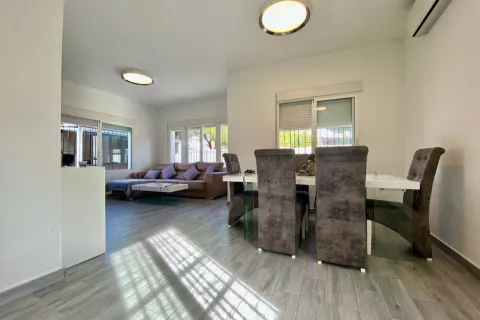Villa / paarismaja — Torrevieja – La Rosaleda - Los Frutales, Hispaania