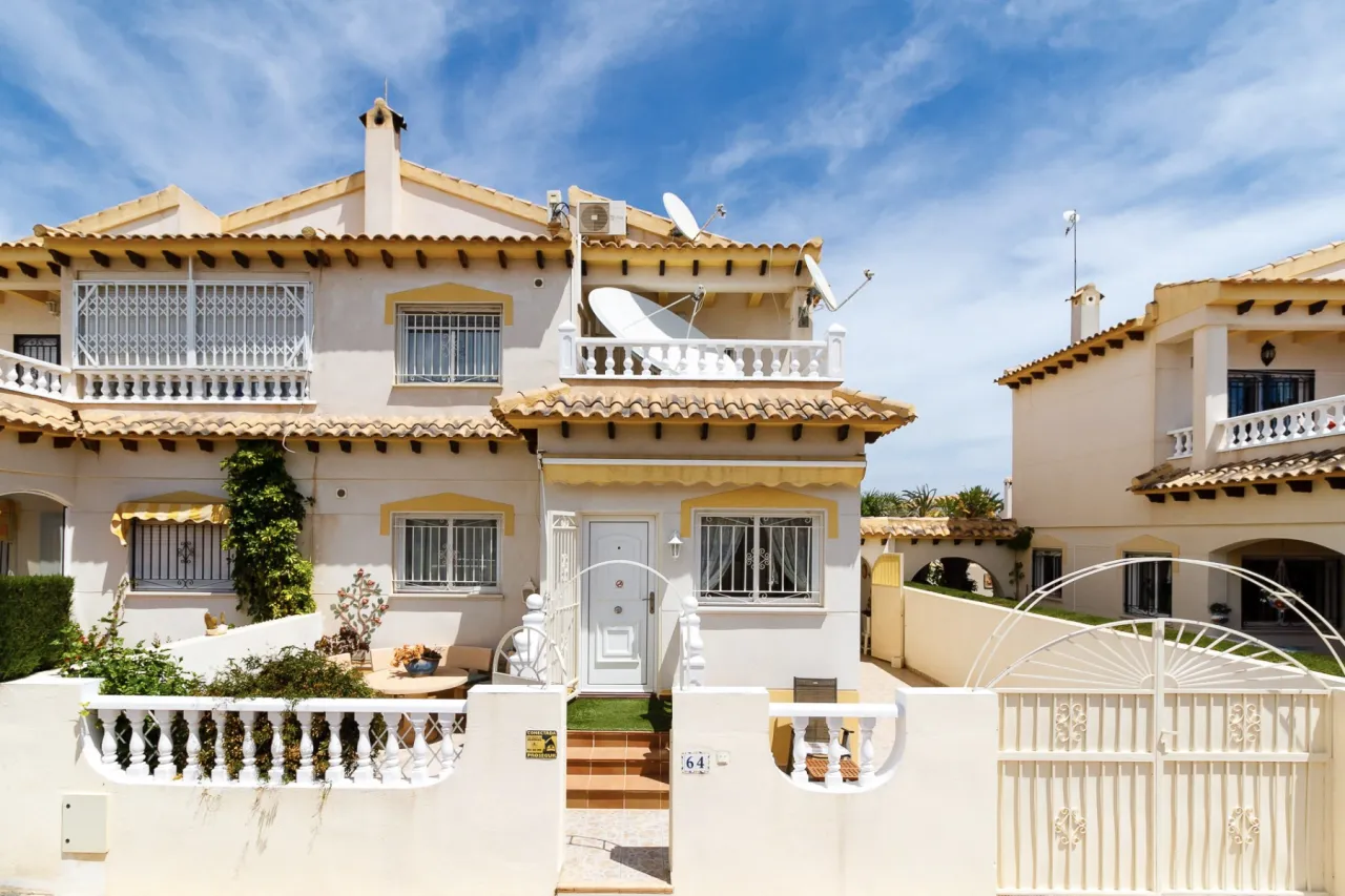 Vila / sublokuotas namas — Orihuela Costa – La Zenia, nuotrauka 1 iš 15