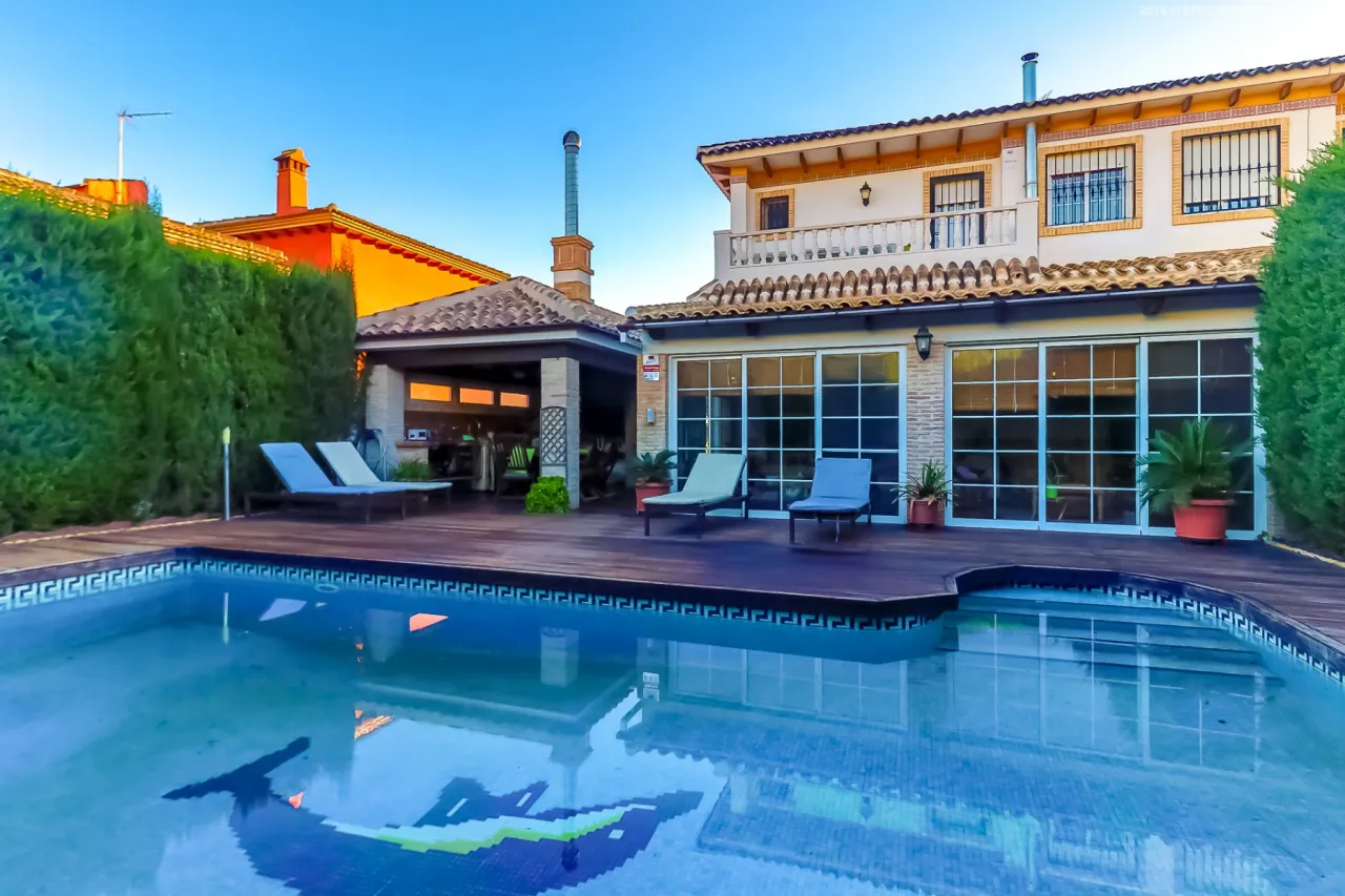 Villa / dvīņu māja — Torrevieja – Aguas Nuevas, foto 1 no 15