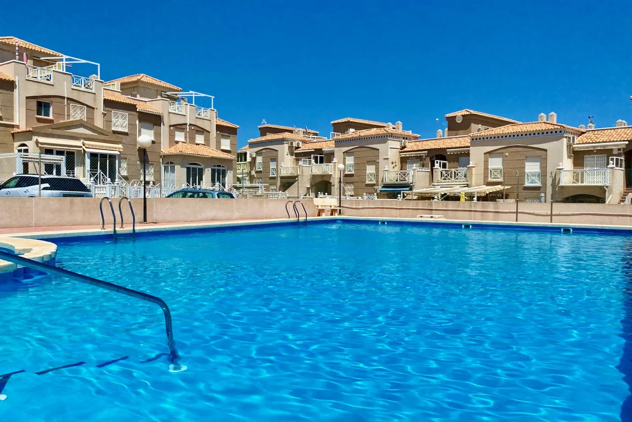 Kotedžas / dupleksas — Torrevieja – Aguas Nuevas, nuotrauka 1 iš 15