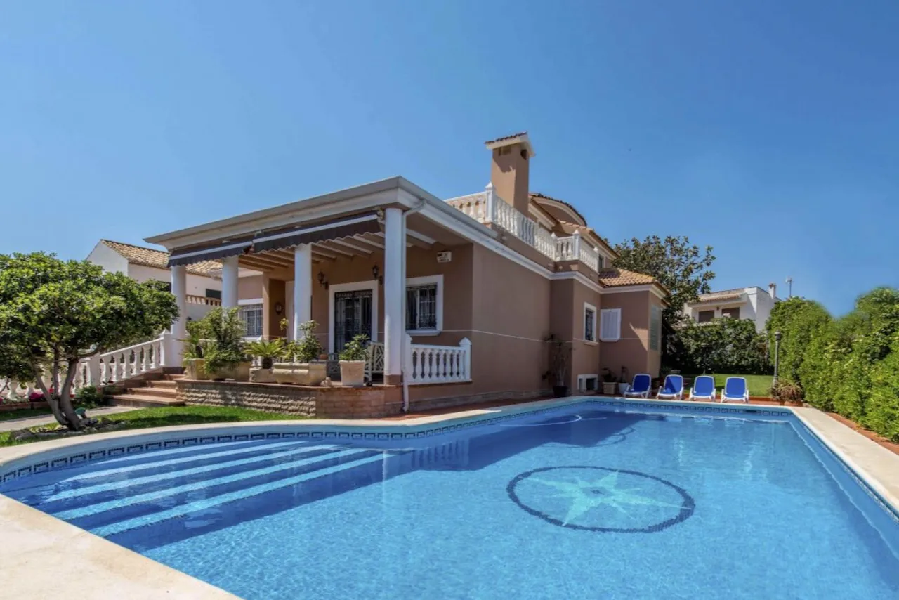 Vila / sublokuotas namas — Torrevieja – La Mata, nuotrauka 1 iš 15