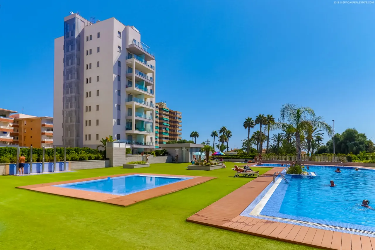 Dzīvoklis / bungalo — Torrevieja – La Mata, foto 1 no 15