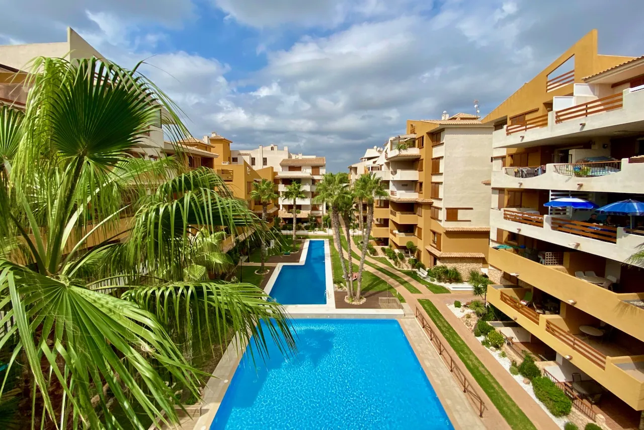 Dzīvoklis / bungalo — Orihuela Costa – Punta Prima, foto 1 no 15